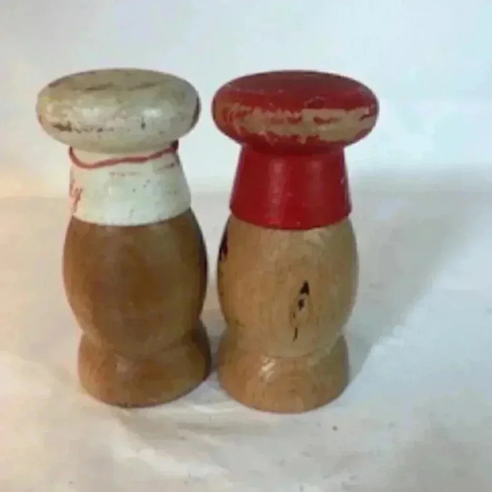 Vintage Salty And Peppy Wooden‎ Salt And Pepper Shakers 5” Tall